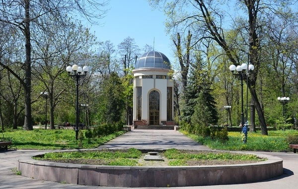 Меморіальний сквер