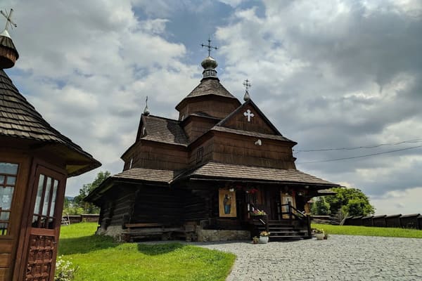 Церква Різдва Пресвятої Богородиці у Ворохті