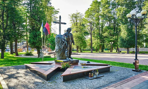 Меморіальний сквер Івано-Франківськ