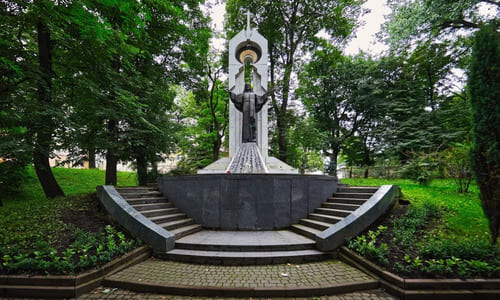 Сквер на Валах Івано-Франківськ