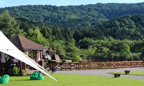 Чому варто обрати готель біля річки