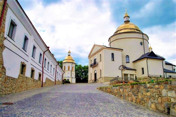 Гошівський чоловічий монастир